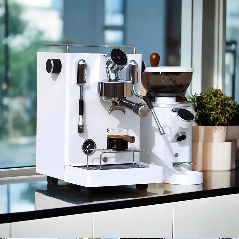 ماكينة الإسبريسو الإيطالية للا - مراجعة Coffee Equipment And Supplies وسعره