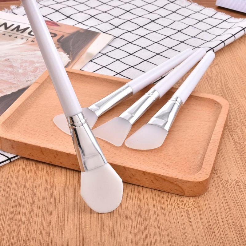 مجموعة من 4 فرش سيليكون بيضاء  - مراجعة Group Head Brush وسعره
